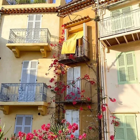 Comme A La Maison Apartment *